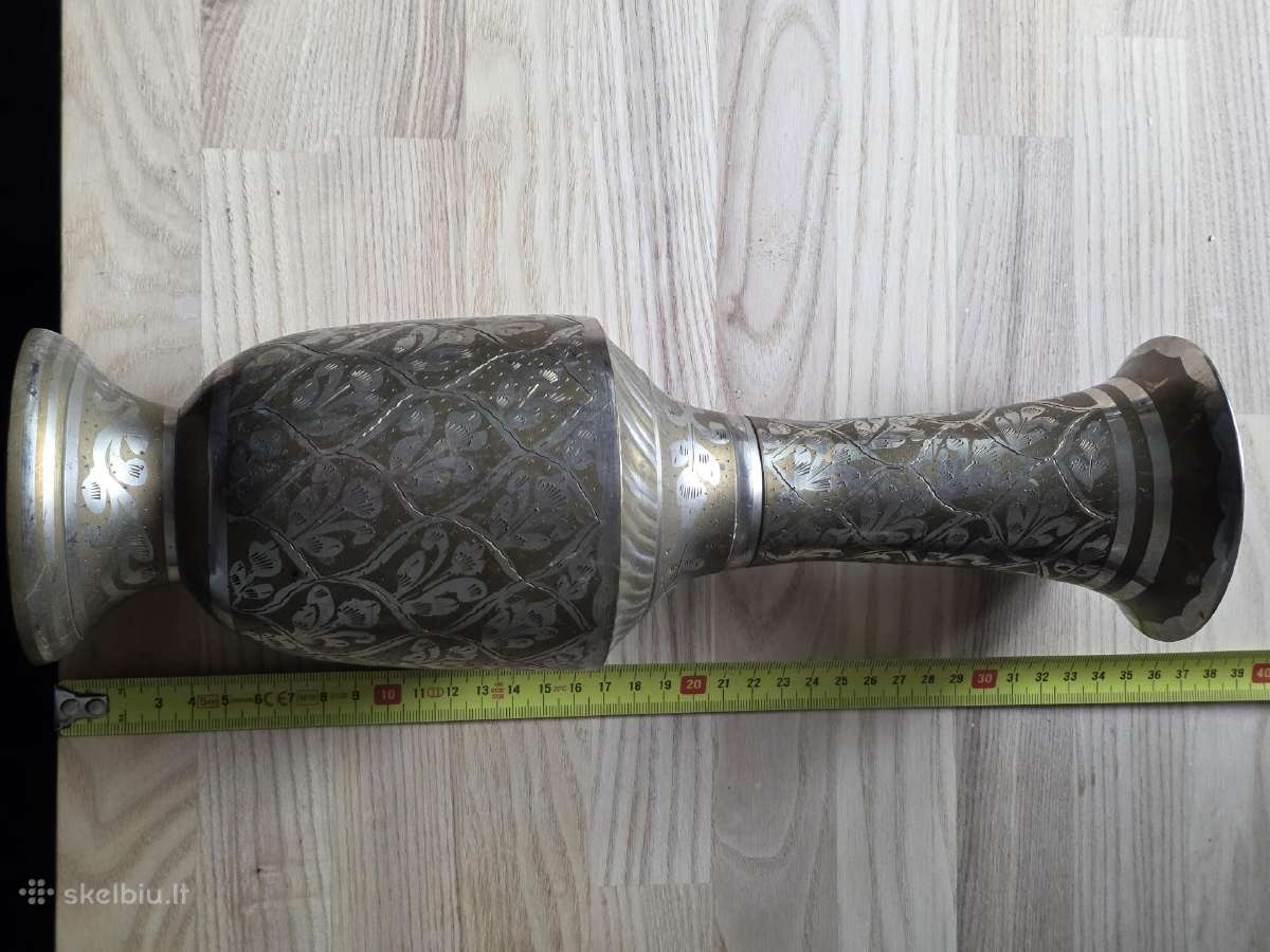 Žalvaris. Indija.