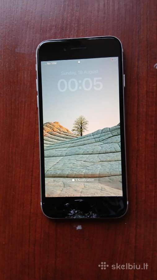 iPhone 7 parduodamas dalims arba remontui.