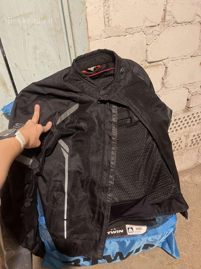 Vyriška moto striuke