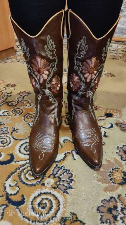 Išskirtiniai cowboy tipo moteriški aulinukai