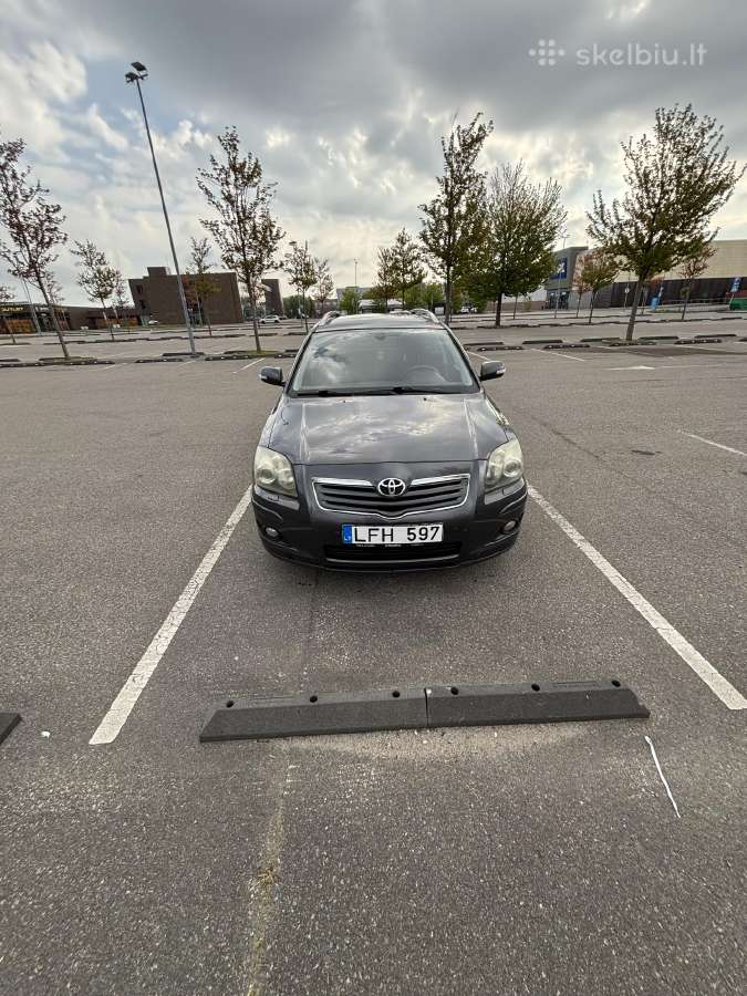 Parduodu Toyota avensis 1.8