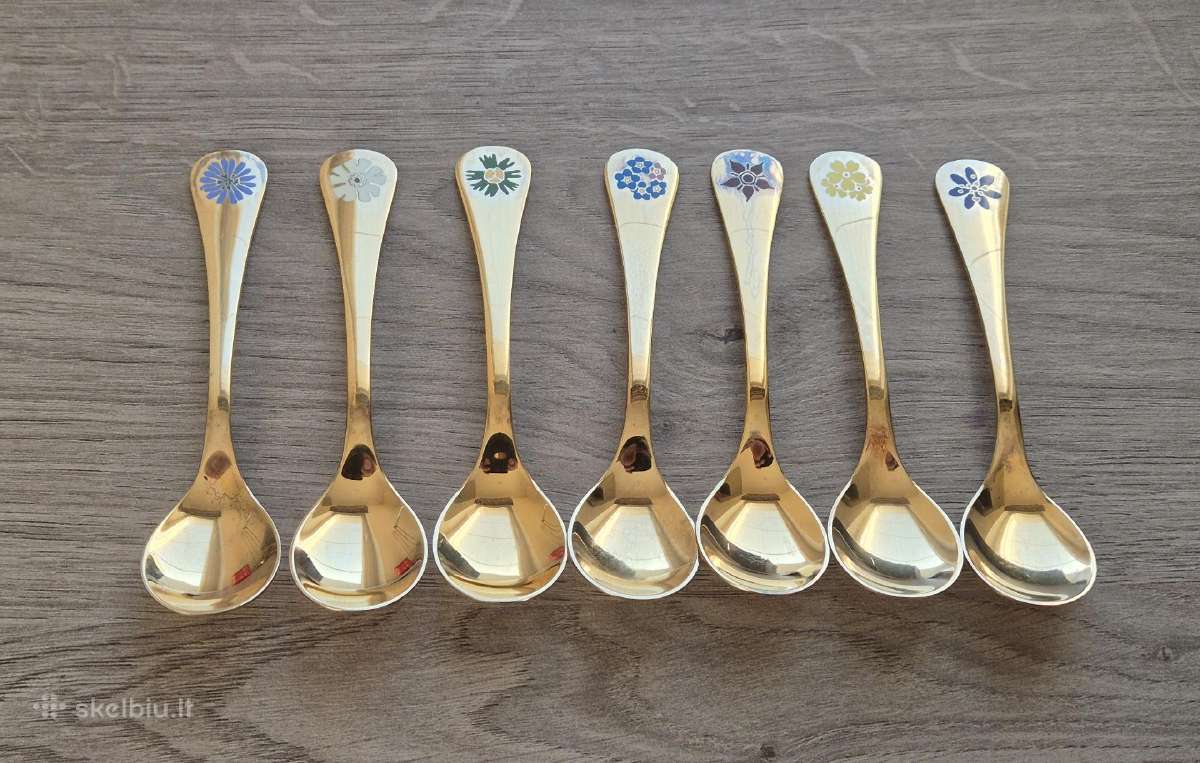 Georg Jensen sidabriniai šaukšteliai. Kaina 300.