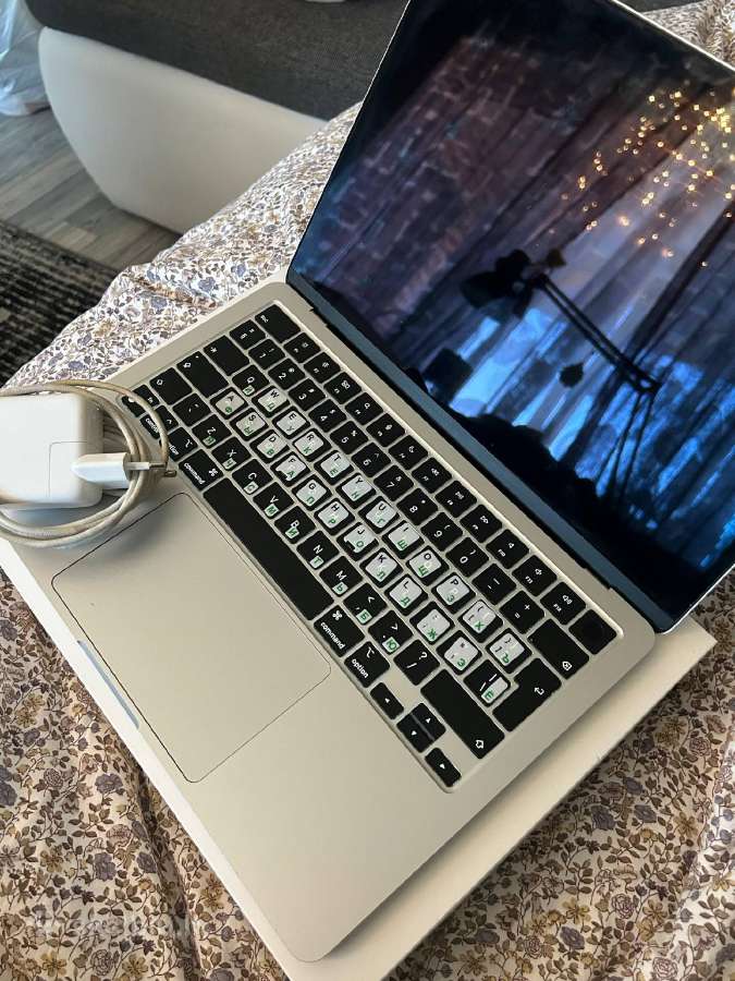 MacBook Air M3 13 (2024) – puikios būklė - nuotraukos Nr. 2