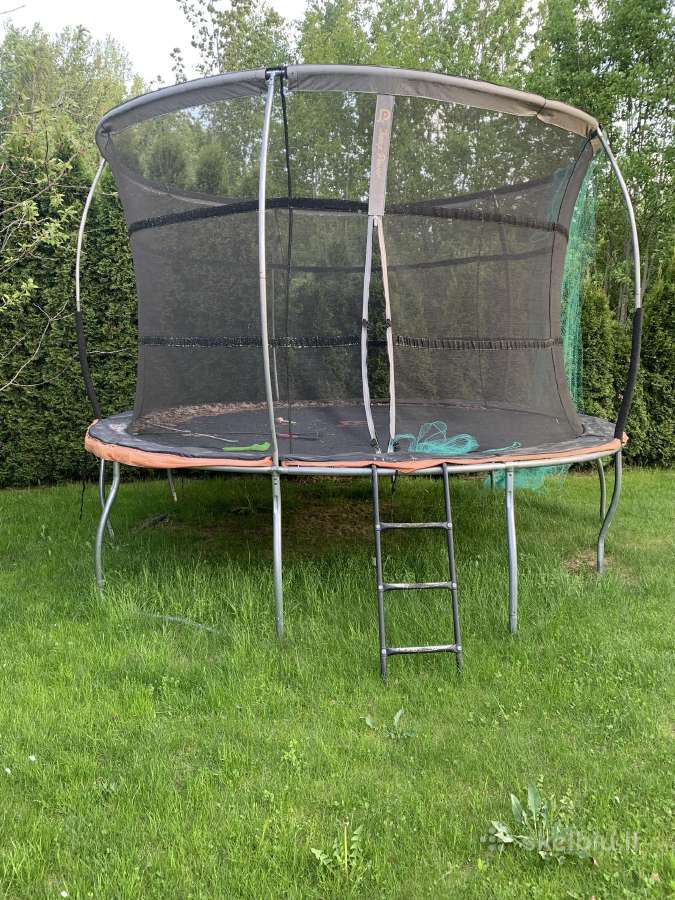 Kelis sezonus naudotas batutas, skersmuo 430 cm