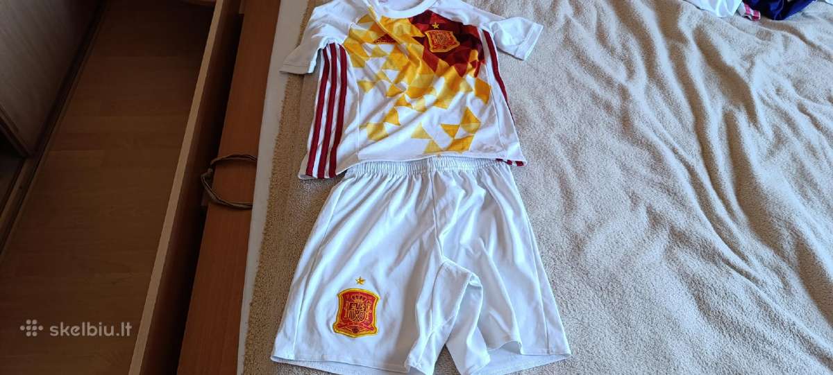 Adidas Ispanijos futbolo komplektas 9-10 metų