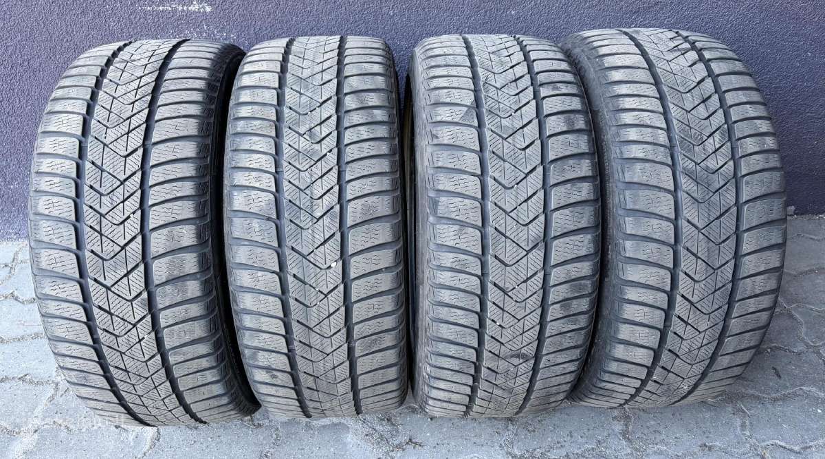 Pirelli padangos 235/40r19 4vnt