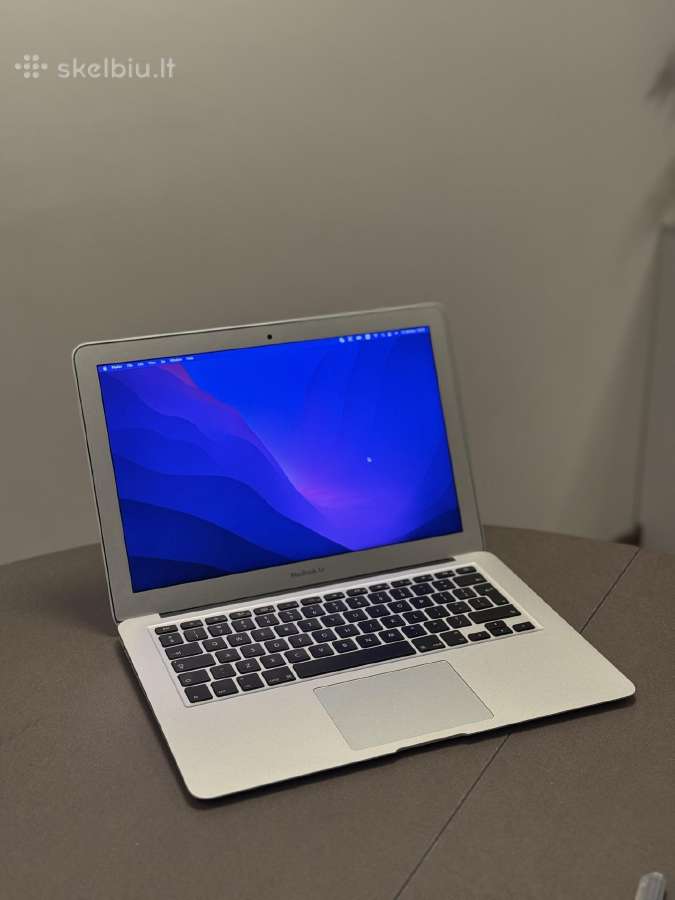 MacBook Air 2017 13 i5 8gb RAM 256gb SSD