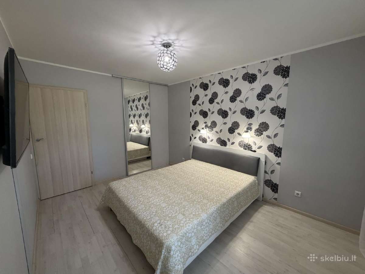 2 k. Centre, padidinta vituvė/drabužinė