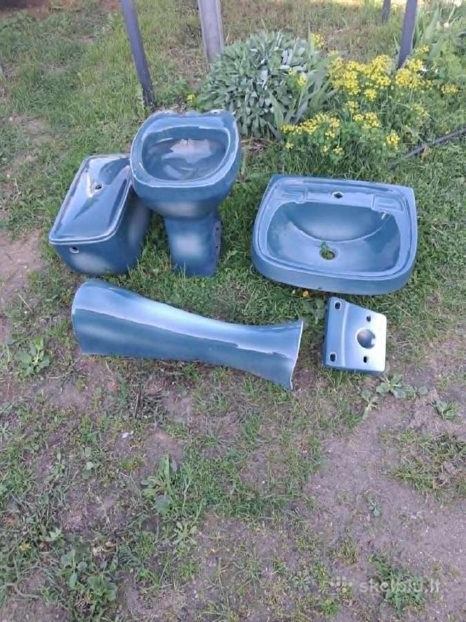 Dovanoju , atiduodu kriauklę ir klozetą