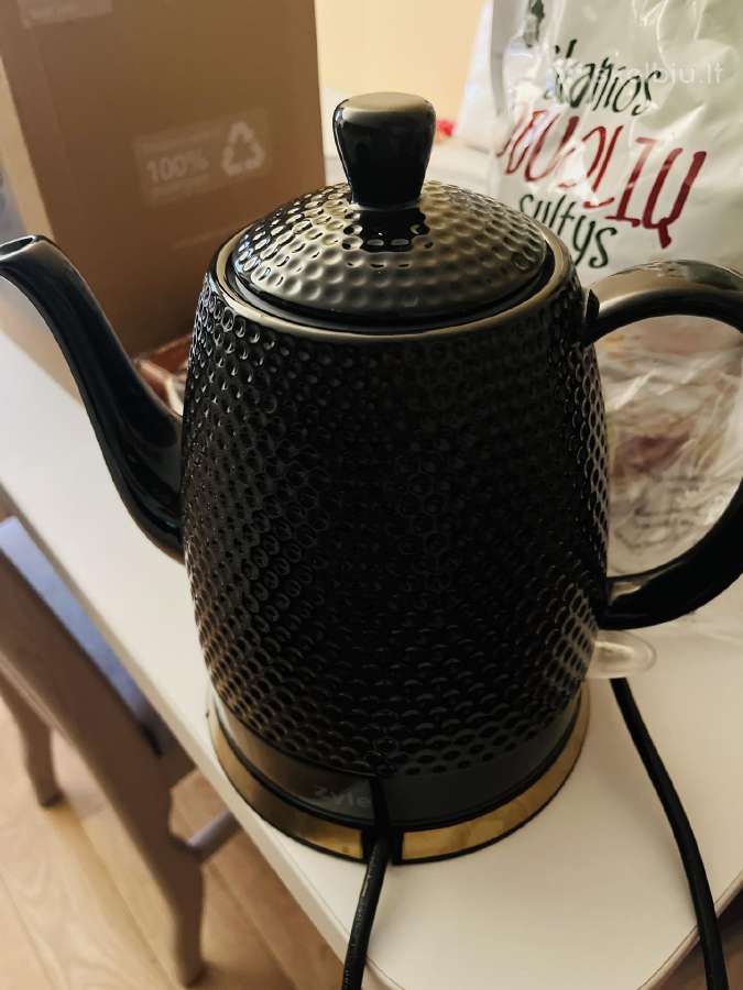Zyle naujas keramikinis virdulys 1,5 l su pakuote