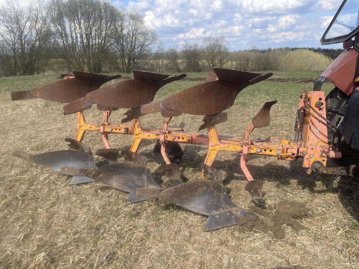 Vartomas plūgas 3 korpusų Kuhn