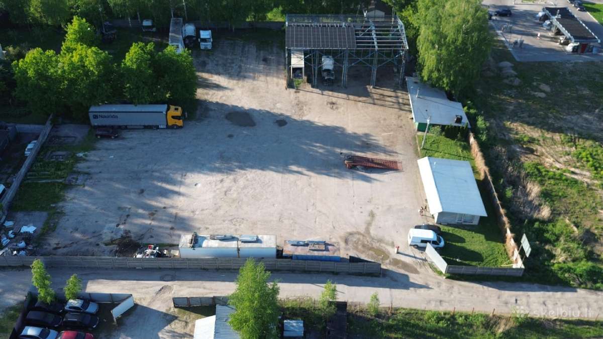 Nuomojama Aikštelė – Tinka Stovėjimui Ar Komercine