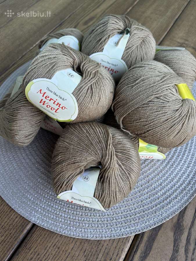 Nude spalvos merino vilnos siūlai