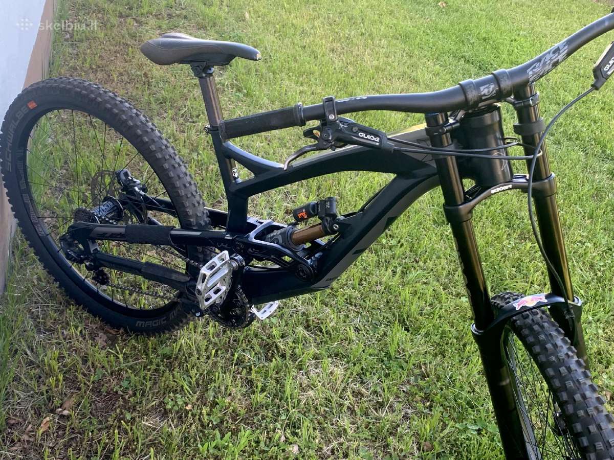 YT Tues L size 2017 downhill
