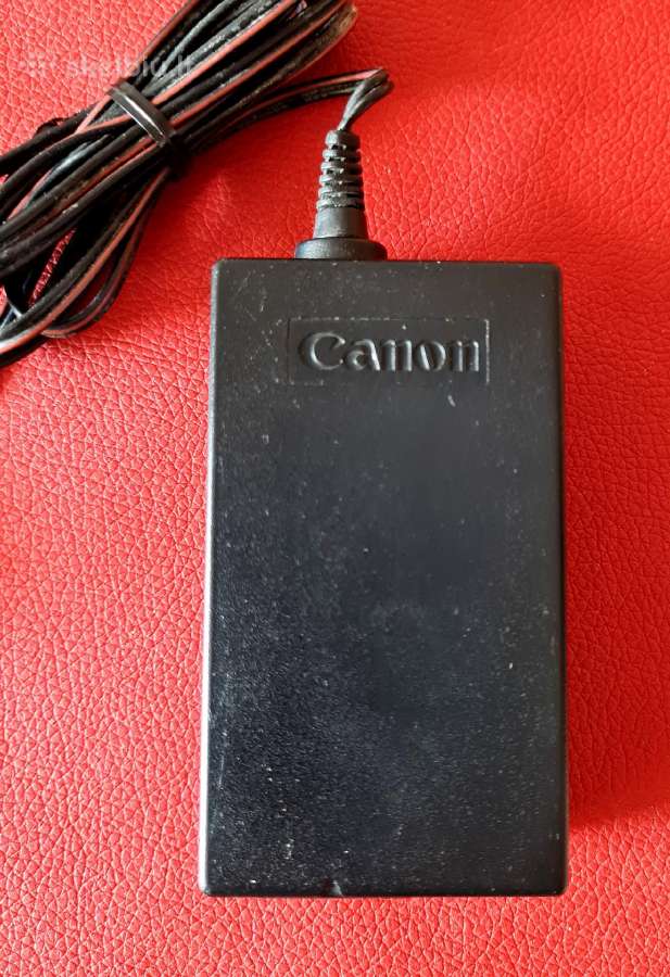 Foto,video kamerų Canon ca-570 pakrovėjas