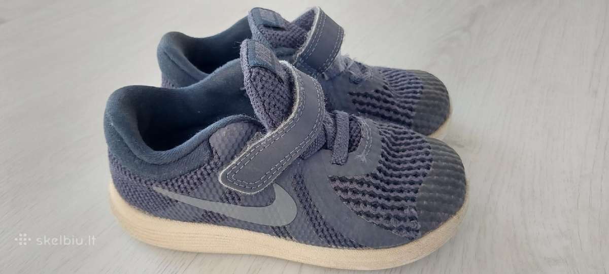 Nike, Crocs, ecco batukai