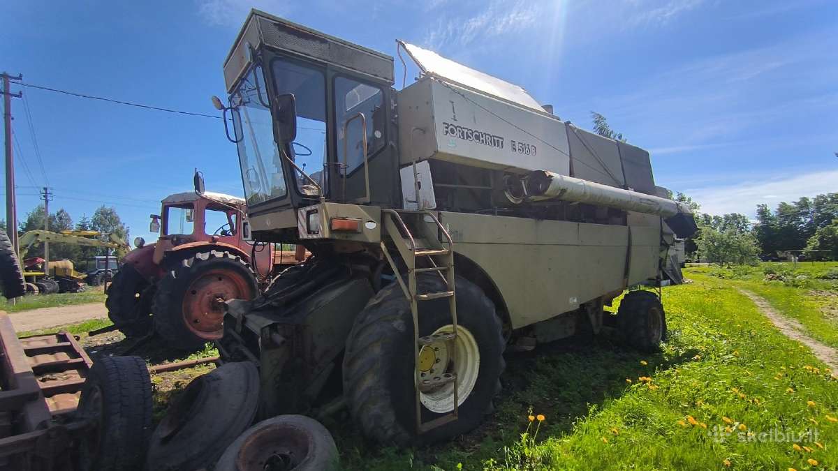 Kombainas dalimis e516