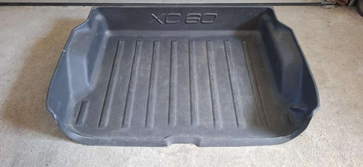 Volvo XC60 bagažines klotas