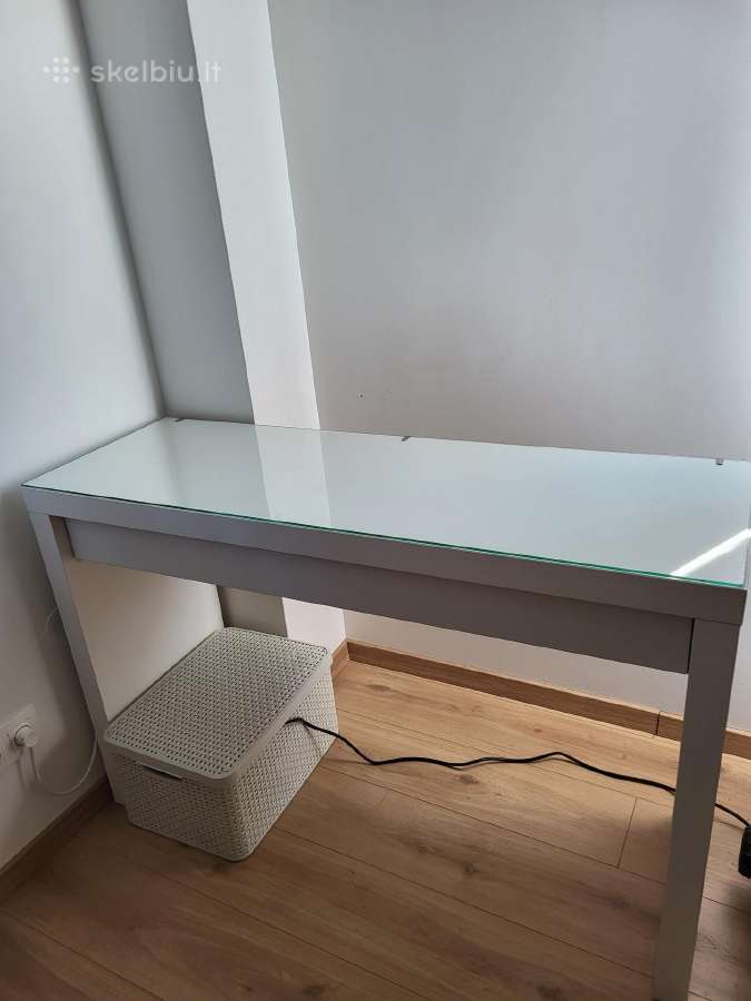 Ikea Malm tualetinis staliukas