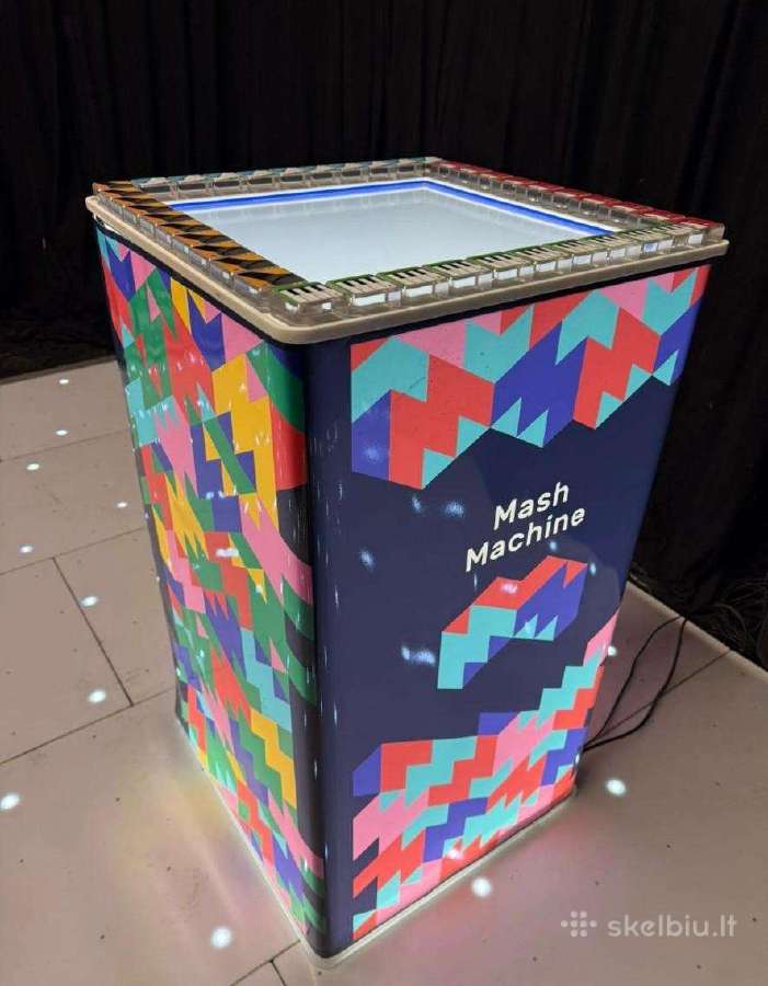 Parduodamas „Mash Machine“ muzikos aparatas