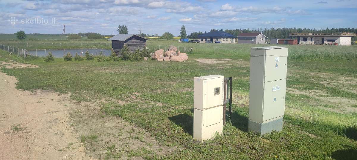 Namų valdos sklypas su tvenkiniu