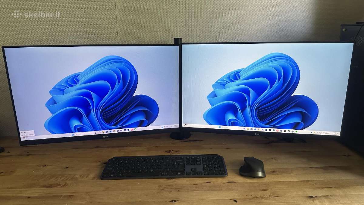Du LG 27 monitoriai su stovu