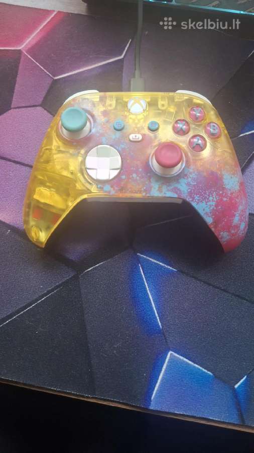 Xbox limited edition fh5 controller