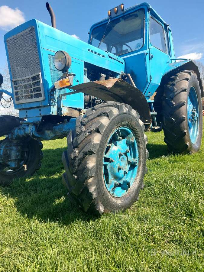Mtz-82 su Ta su Dokumentais ir krautuvo lapkes