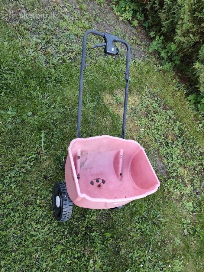Žolės barstytuvas