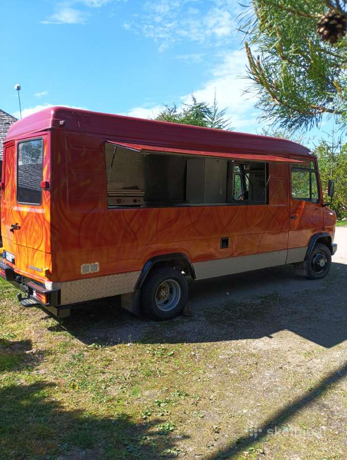 Mercedes food truck
