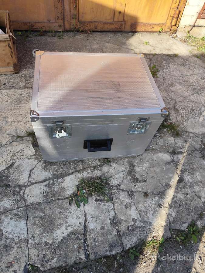 Didelė įrangos- aparatūros transportavimo dėžė