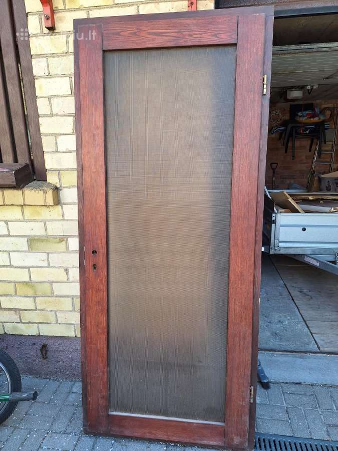 Medžio masyvo durys. 100eur.