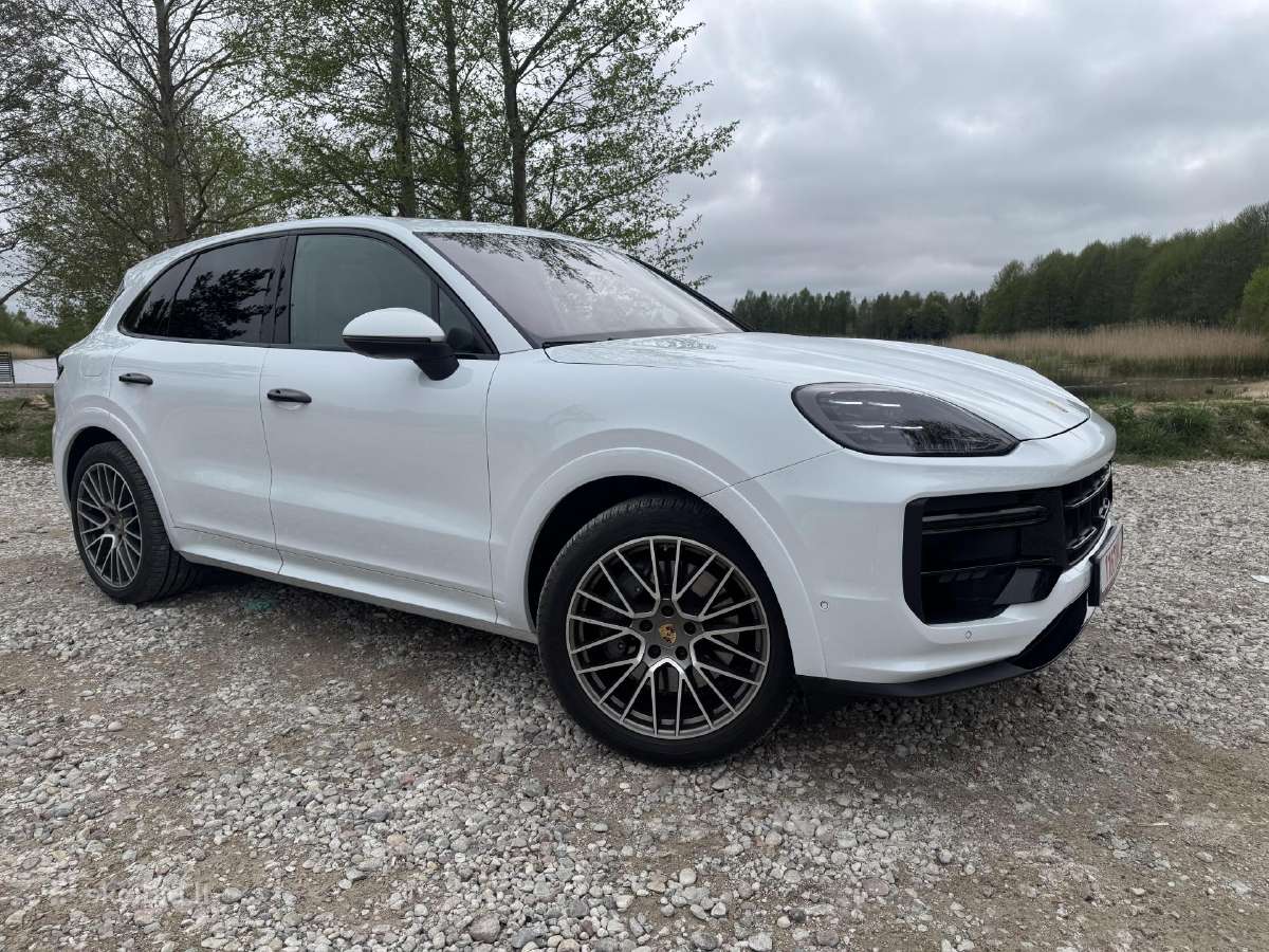 23 Porsche Cayenne S Platinum Edition Awd
