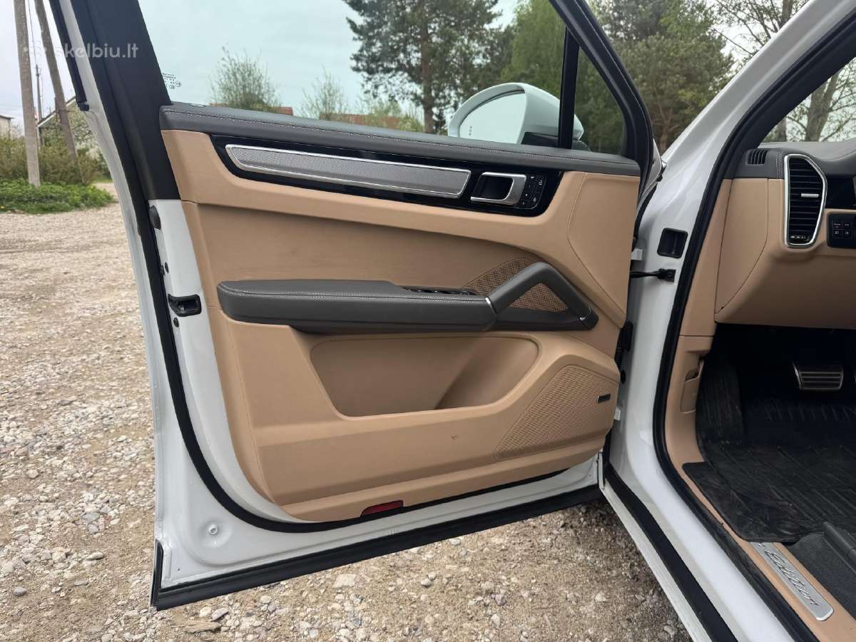 23 Porsche Cayenne S Platinum Edition Awd - nuotraukos Nr. 24