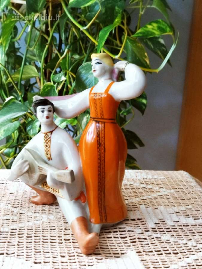 Kolekcinė tarybinė statulėlė gopakas polone