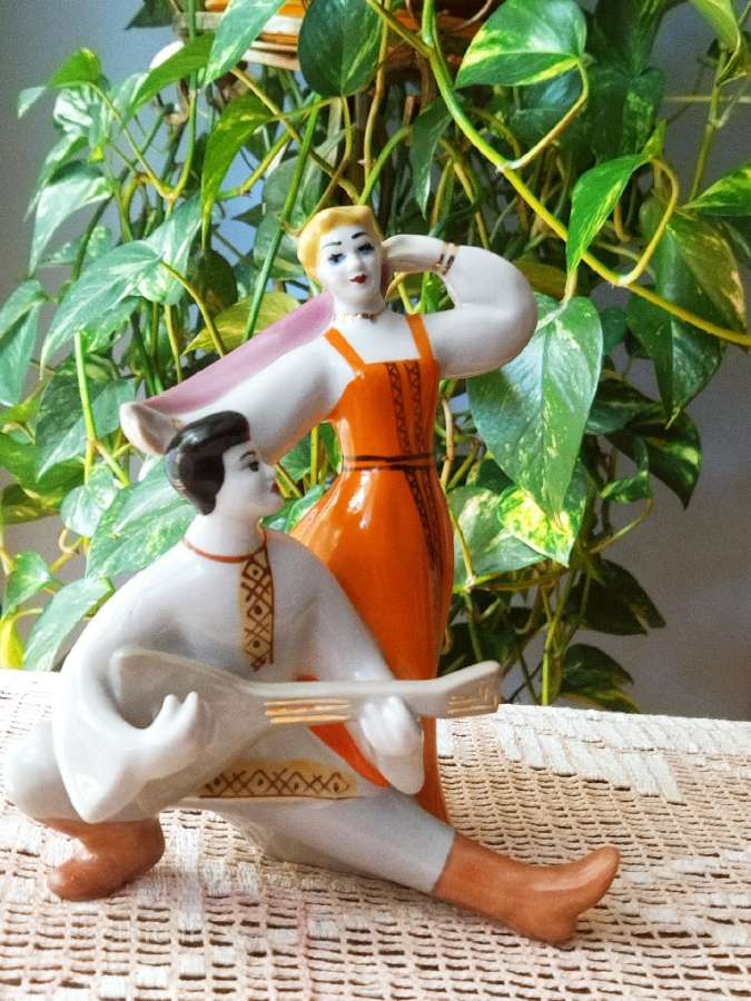 Kolekcinė tarybinė statulėlė gopakas polone - nuotraukos Nr. 2