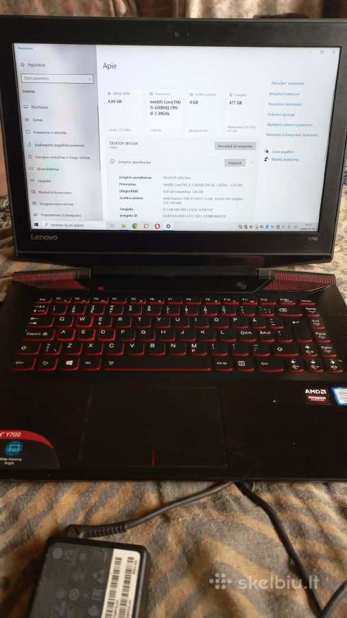 Lenova y 700