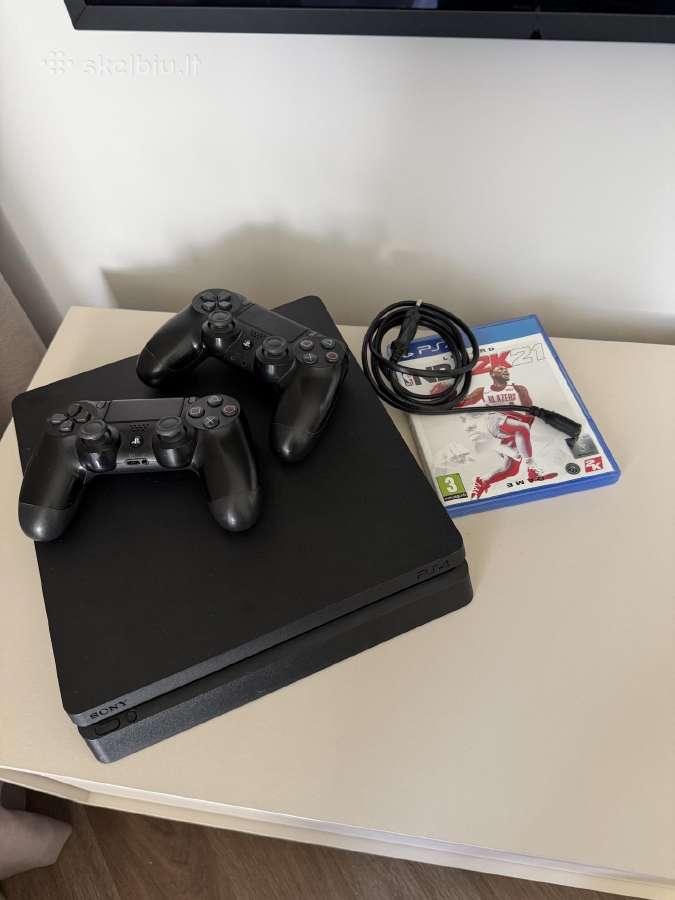Sony ps4 žaidimų konsolė