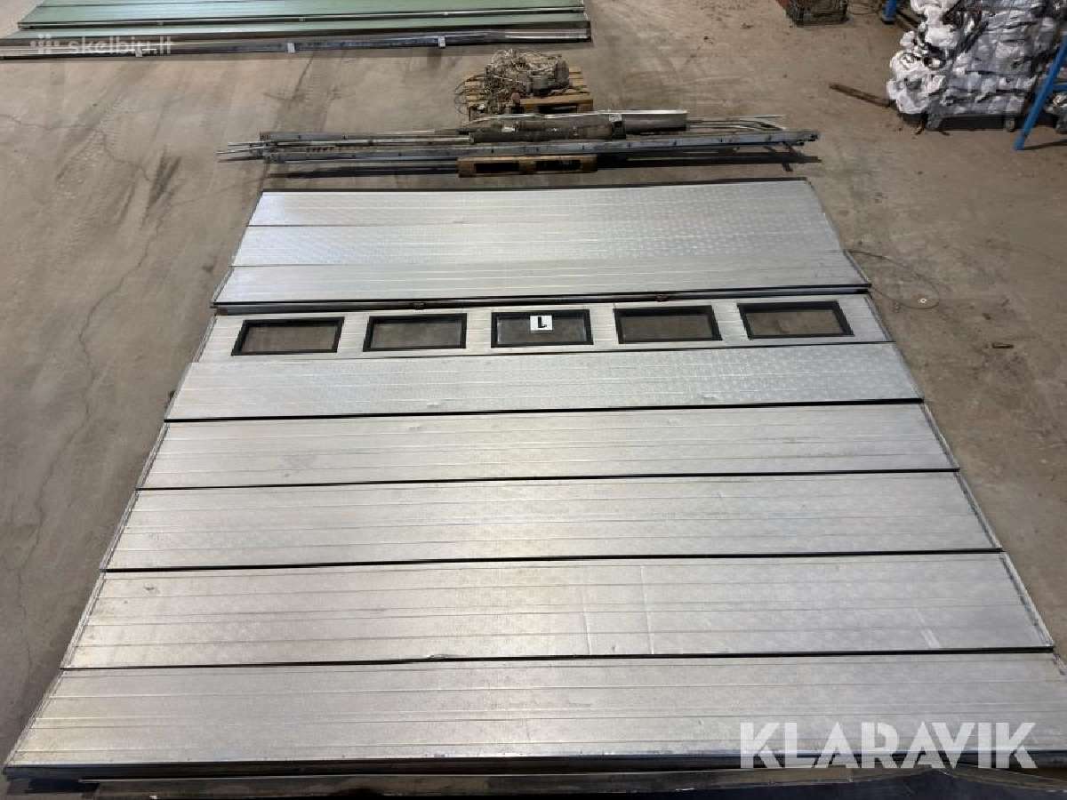 Naudoti pakeliami garažo vartai durys 4x4,6