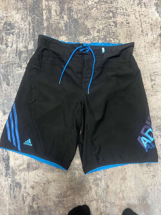 Adidas šortai (l/XL)