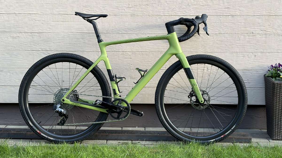 Scott addict L gravel 30 carbon etap DT swiss