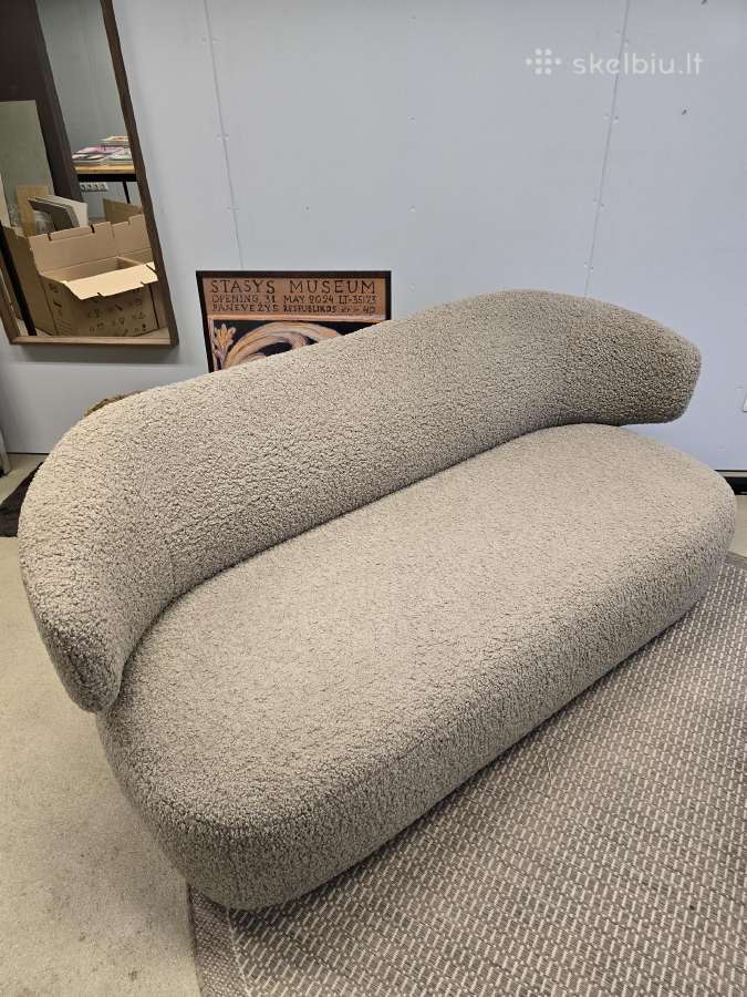 Jauki, kompaktiška sofa