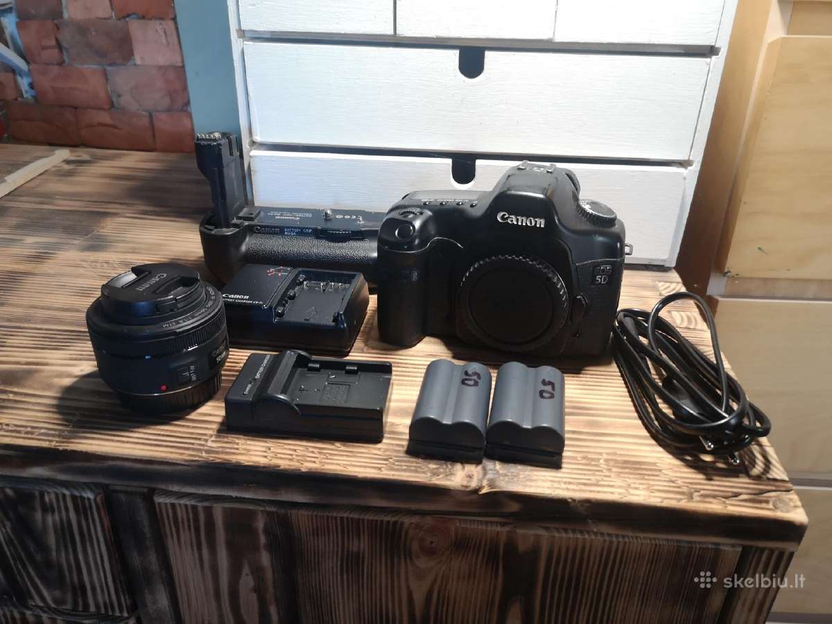 Canon 5D + grip Bg-e4 + 50mm f1.8 Stm