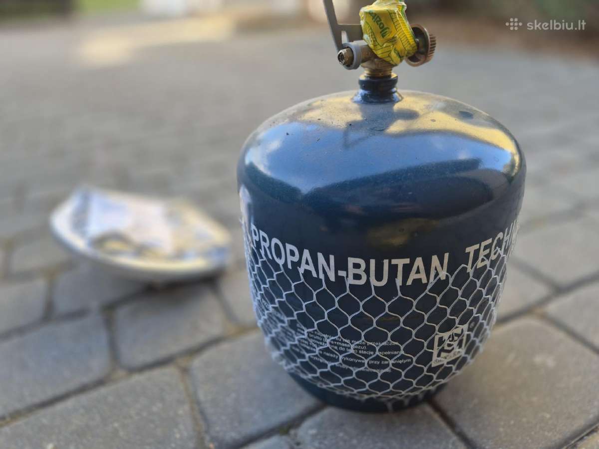 Turistinis dujų balionas su virykle.