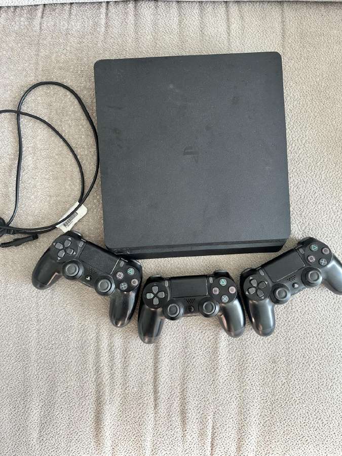 Parduodu playstation 4