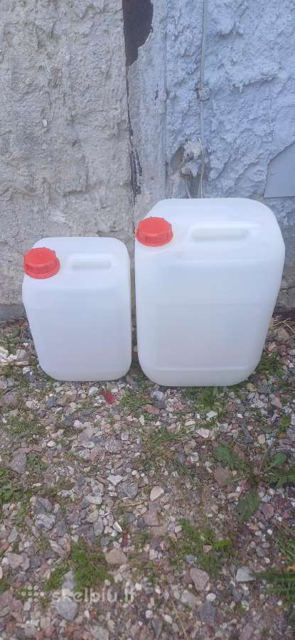 Naudotas 20l ir 10l plastmasinės talpos.