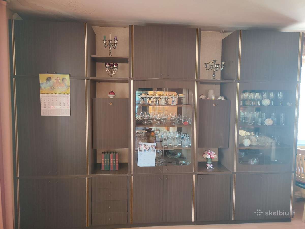 Parduodu sekciją