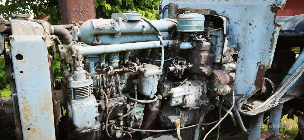 Variklis d-240
