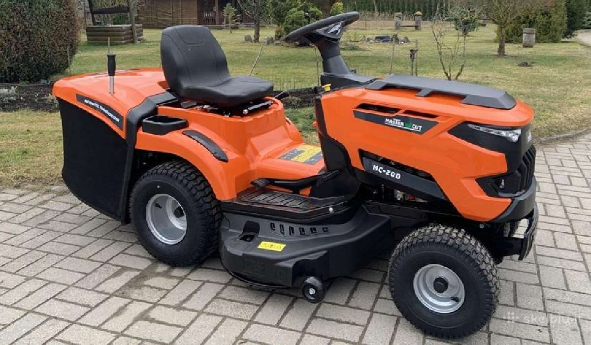 Sodo traktoriukas 102 cm. Master Cut Mc-210