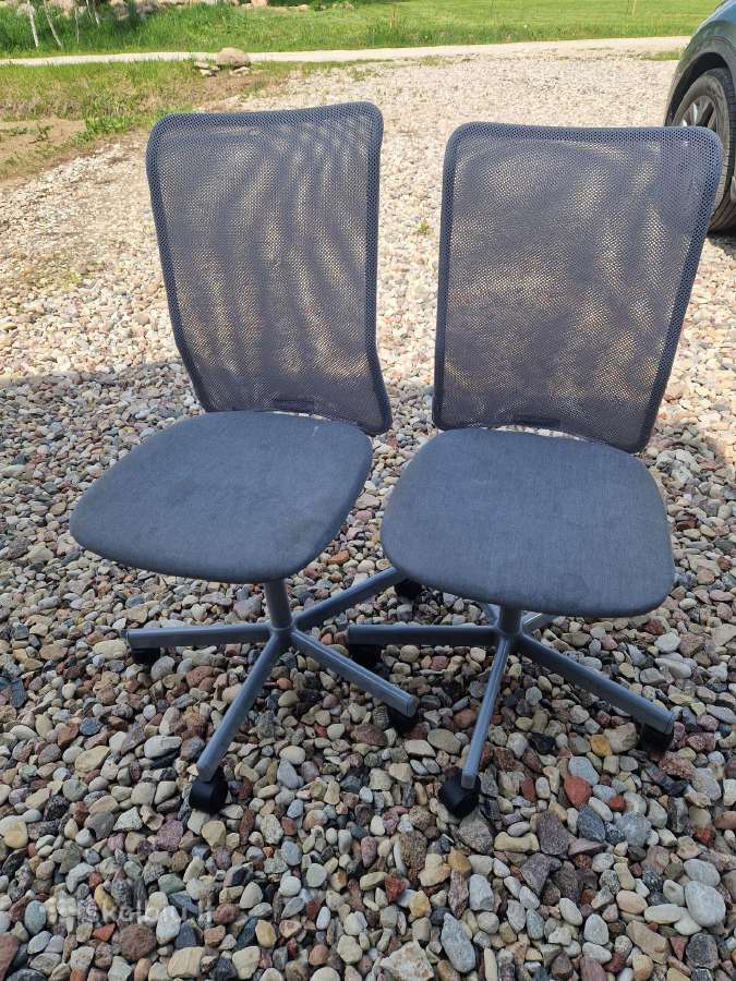 Dovanojame: Ikea vaikiška biuro kėdė (2 vnt.)